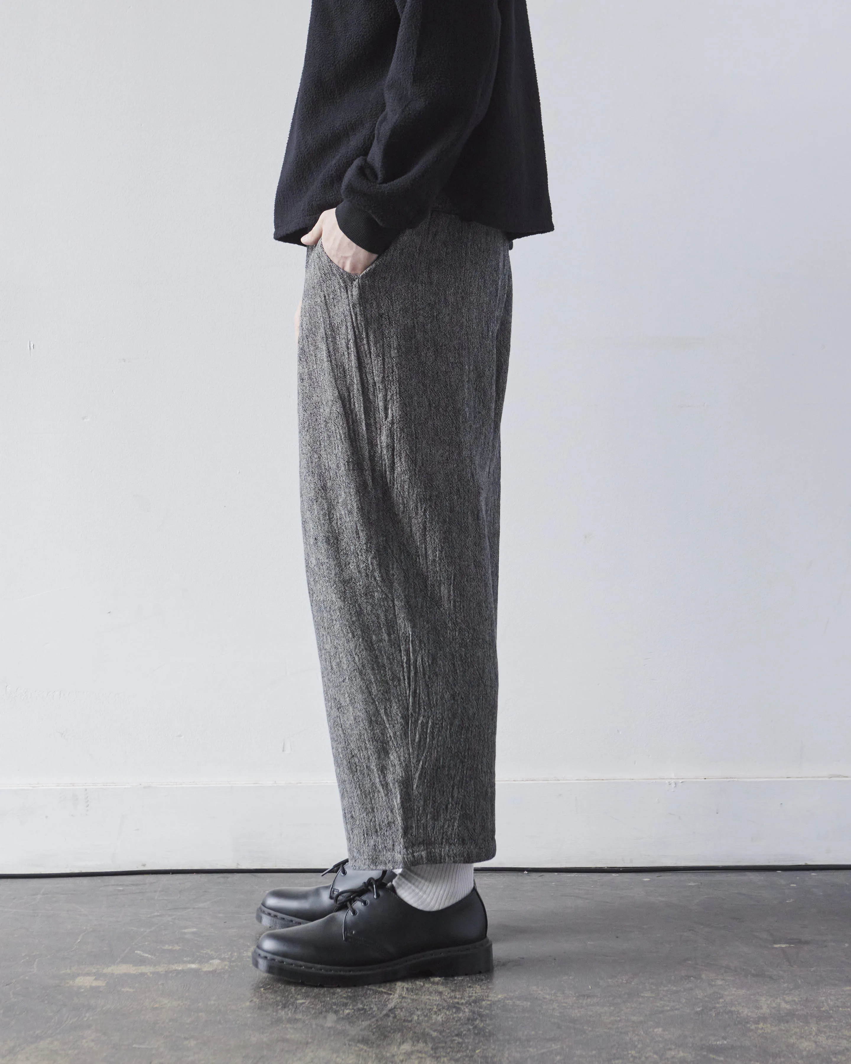 7115 Unisex Pleated Trouser, Black Noise
