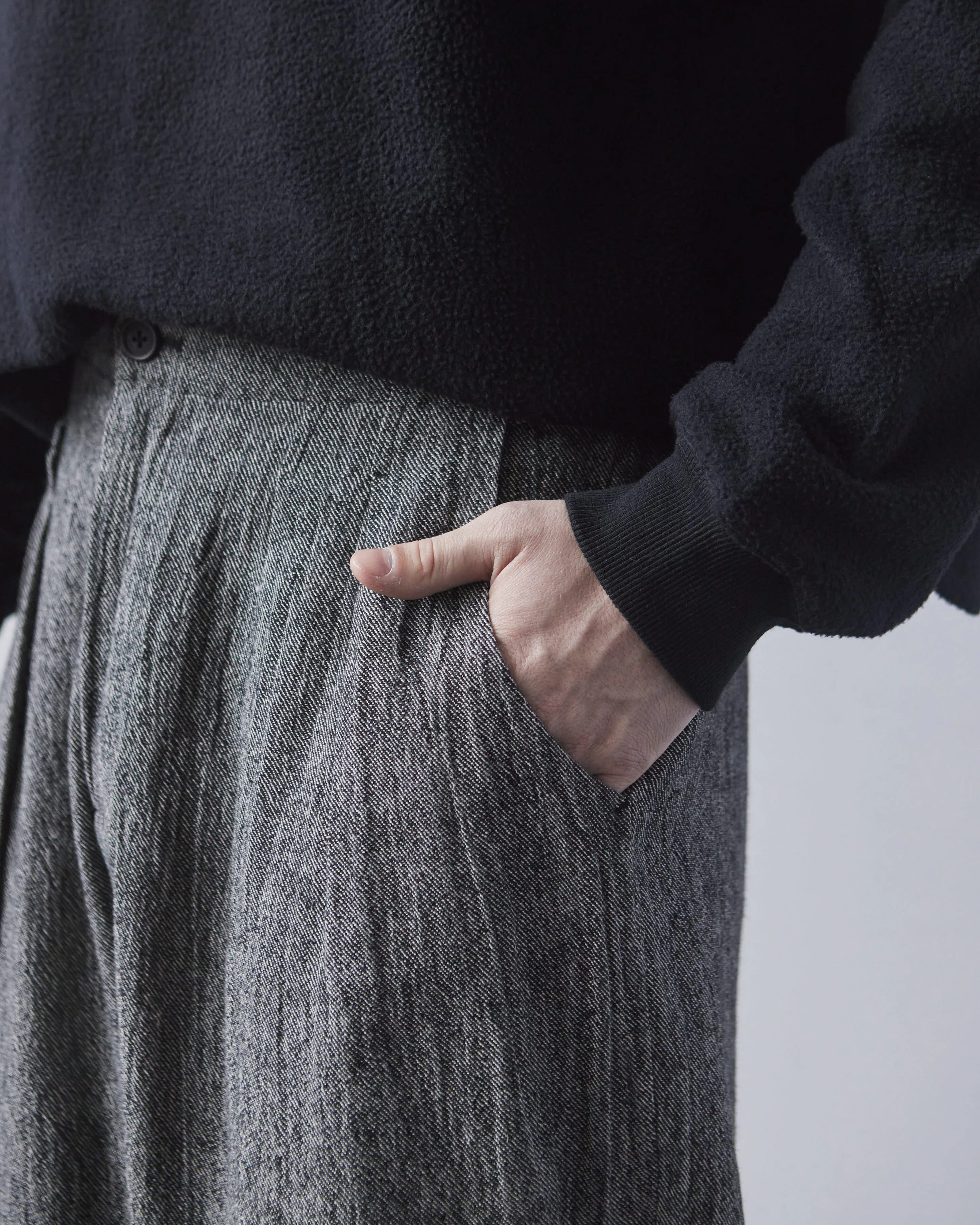 7115 Unisex Pleated Trouser, Black Noise